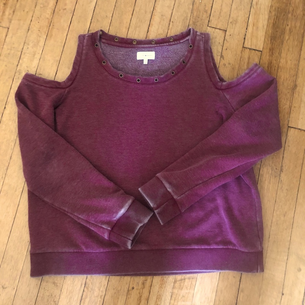 Women’s open shoulder sweatshirt 🔥🔥